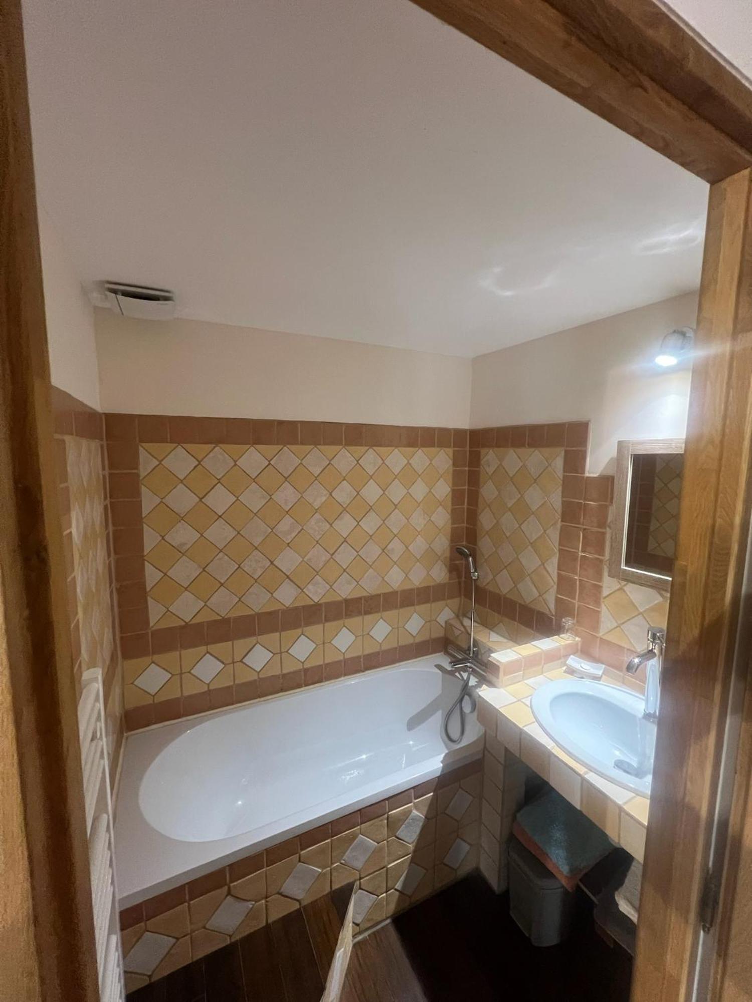 Les Garennes Hotel Saint-Uze Kültér fotó